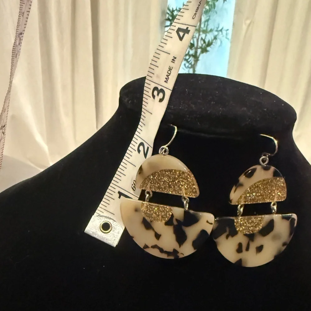 Tortoise‎ Shell and Gold Dangle Earrings